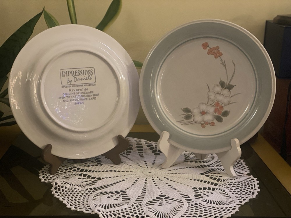 Vintage Impressions by Danielle Riverside genuine stoneware Japan Dinner Plate