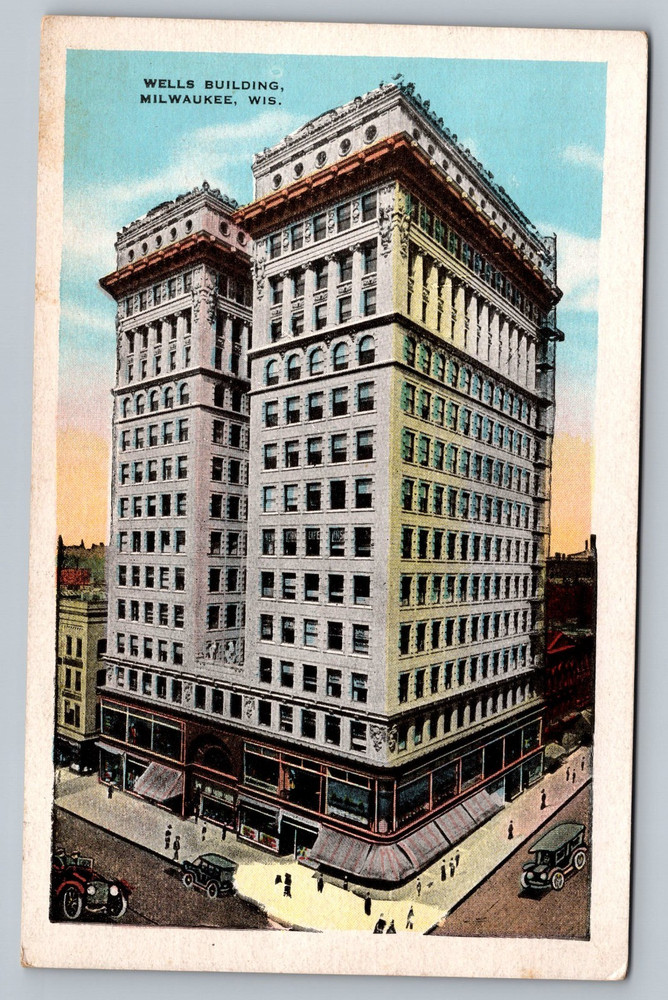 c1920 Wells Building Street View Milwaukee Wisconsin Vintage Postcard