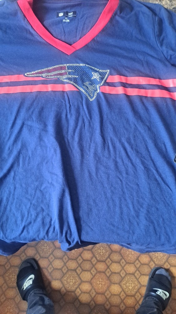 New England Patriots NFL Womens V-Neck Gray T-Shirt Size XL