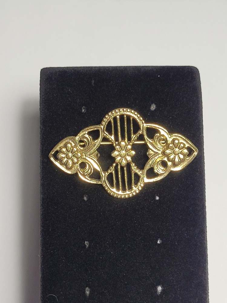 Vintage Victorian Style Gold Tone Filigree Floral Brooch Pin Costume Jewelry