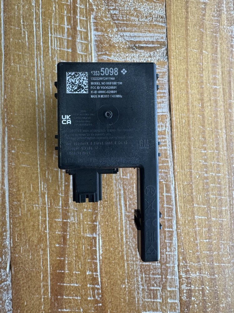 2020-2025 CADILLAC ESCALAD CT4 KEYLESS ENTRY RECEIVER REMOTE CONTROL MODULE OEM