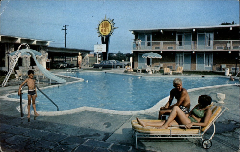 Quality Courts Motel Winchester Virginia swimming pool cars ~ 1950-60s postcard