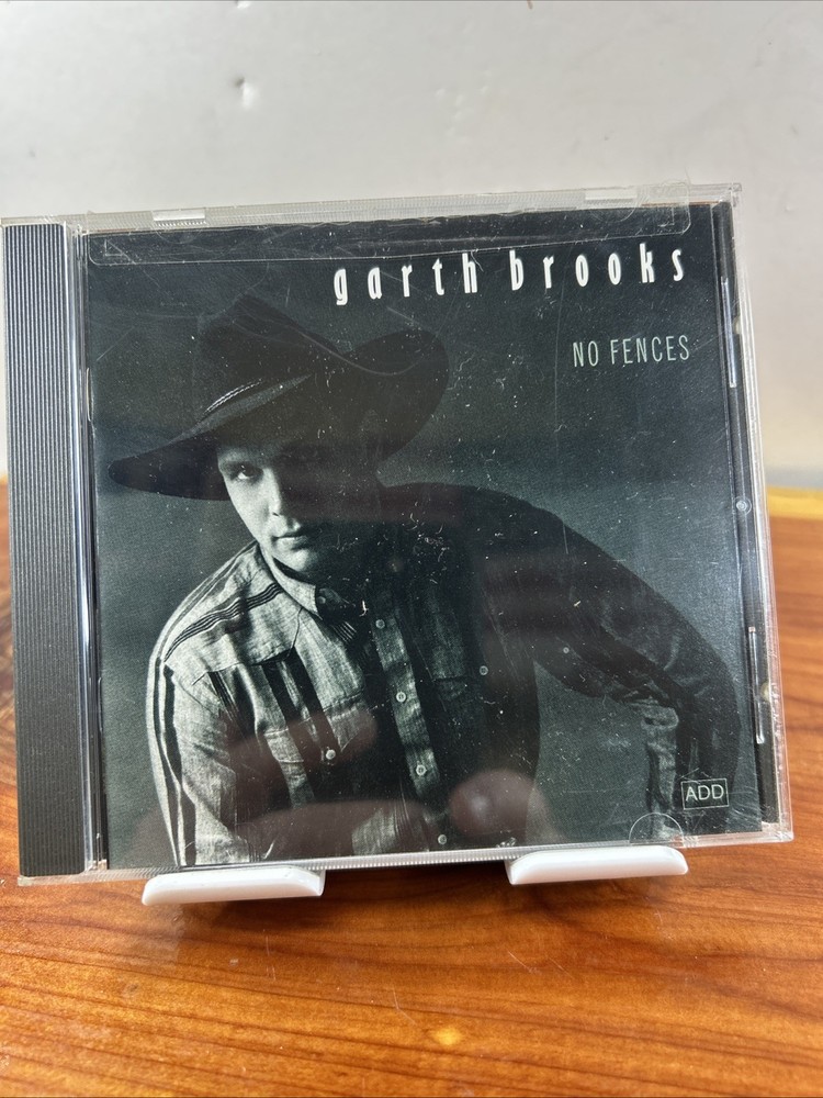 Vintage Garth Brooks No Fences CD 10 Tracks 1993 The Thunder Rolls