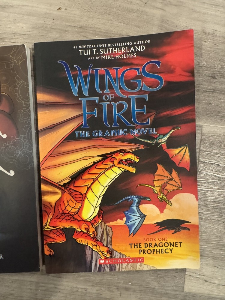 Wings of Fire: The Dragonet Prophecy: A Graphic Novel  ISBN 9780545942157 [LN]