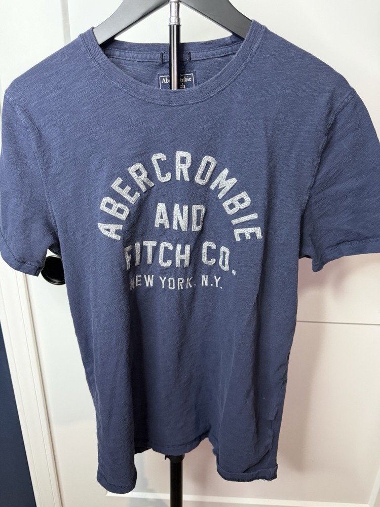 2000’s Abercrombie & Fitch Men's Blue Logo Short Sleeve T-Shirt Y2K Preppy Sz M