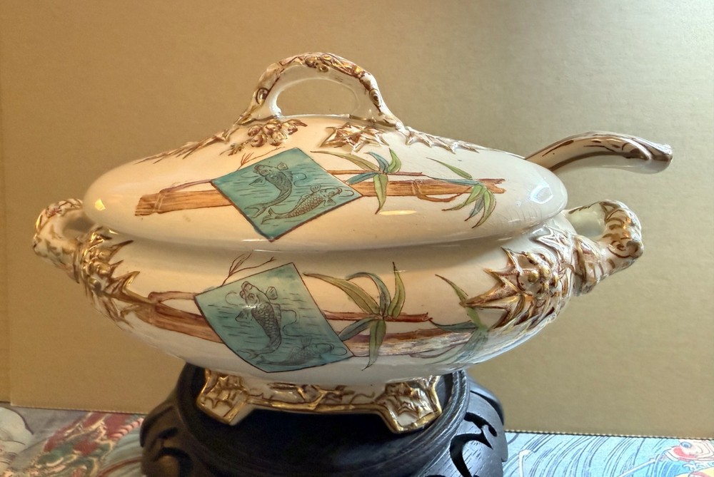 Edge Malkin 1879 Yeddo Polychrome and Gilded Sauce Tureen