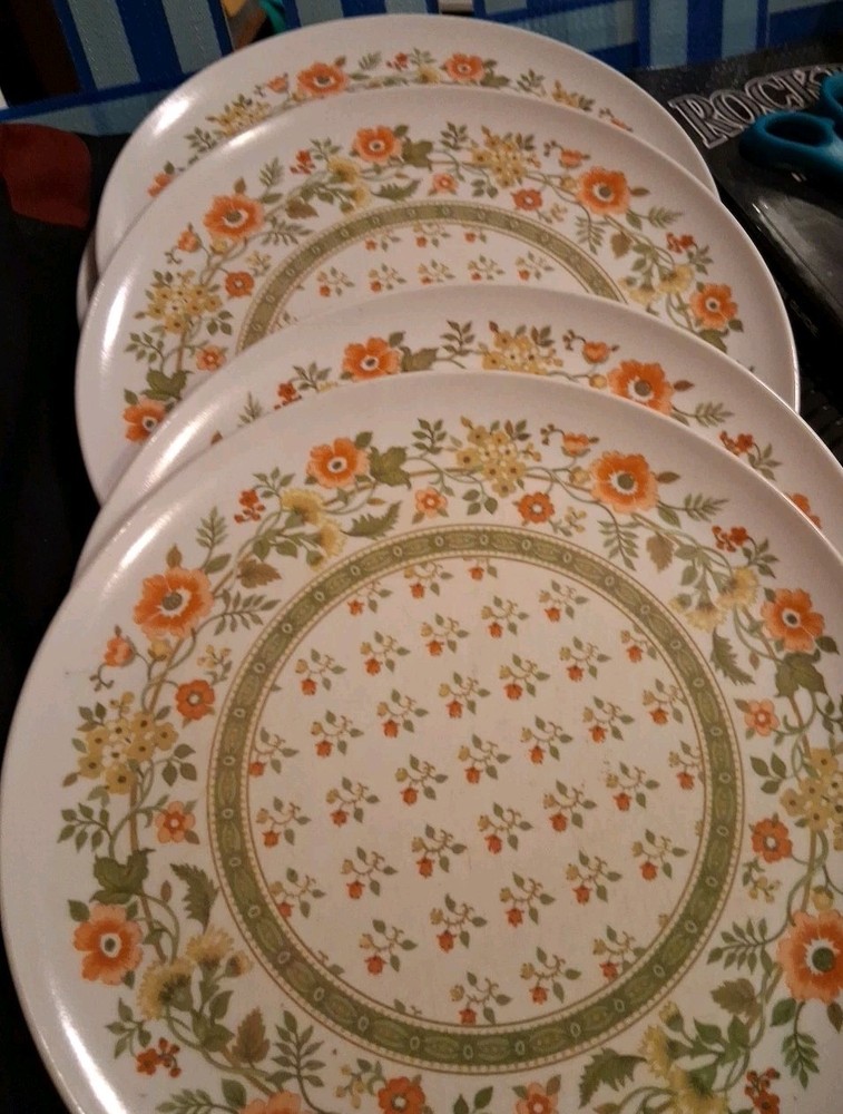 VINTAGE - Set of 7 Heavy Plastic 11” Floral Autumn colors Dinner Plates