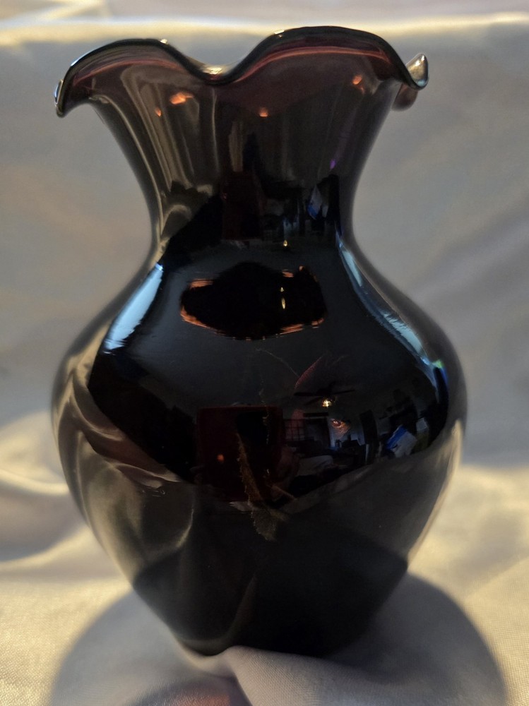 Gorgeous Vintage Amethyst Small Glass Vase with Ruffled Edge Excellent Color