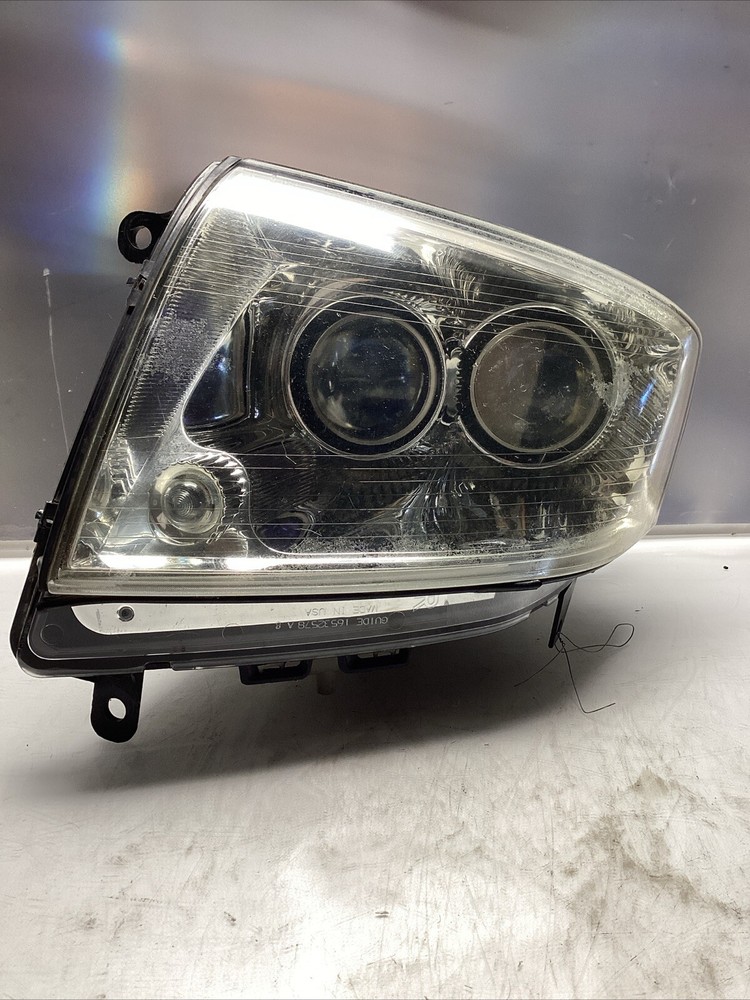 2005-2011 Cadillac STS Right Halogen Headlight Assembly OEM