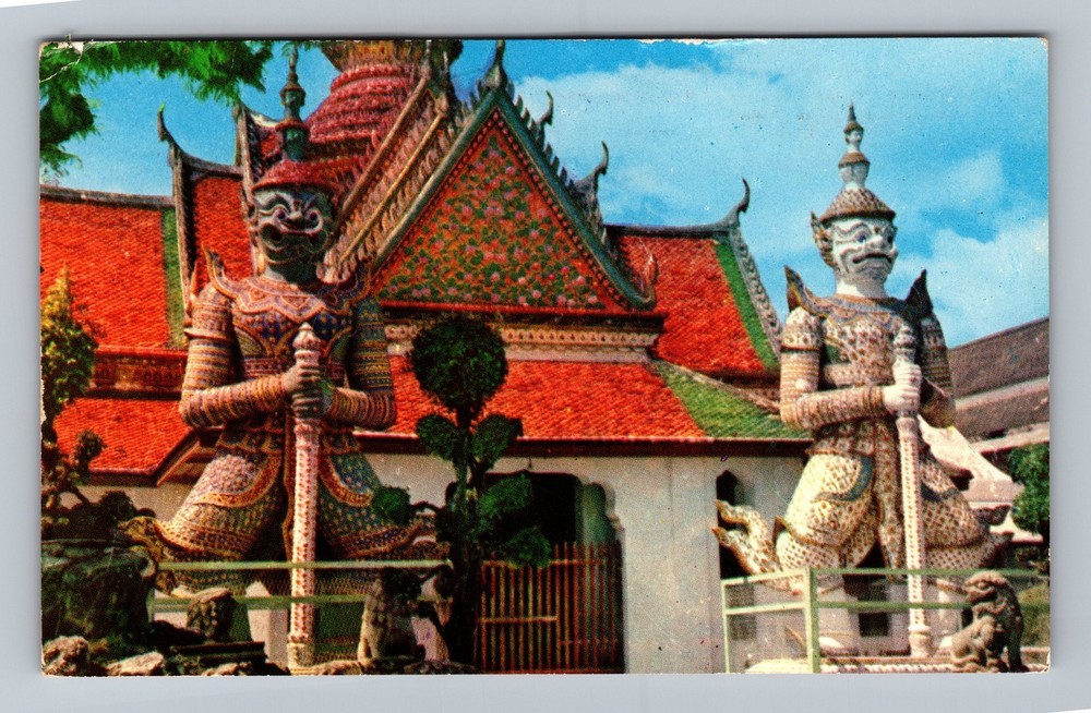Thailand- Dhonburi Statue Of Giants Church Temple of Dawn Post Vintage Postcard