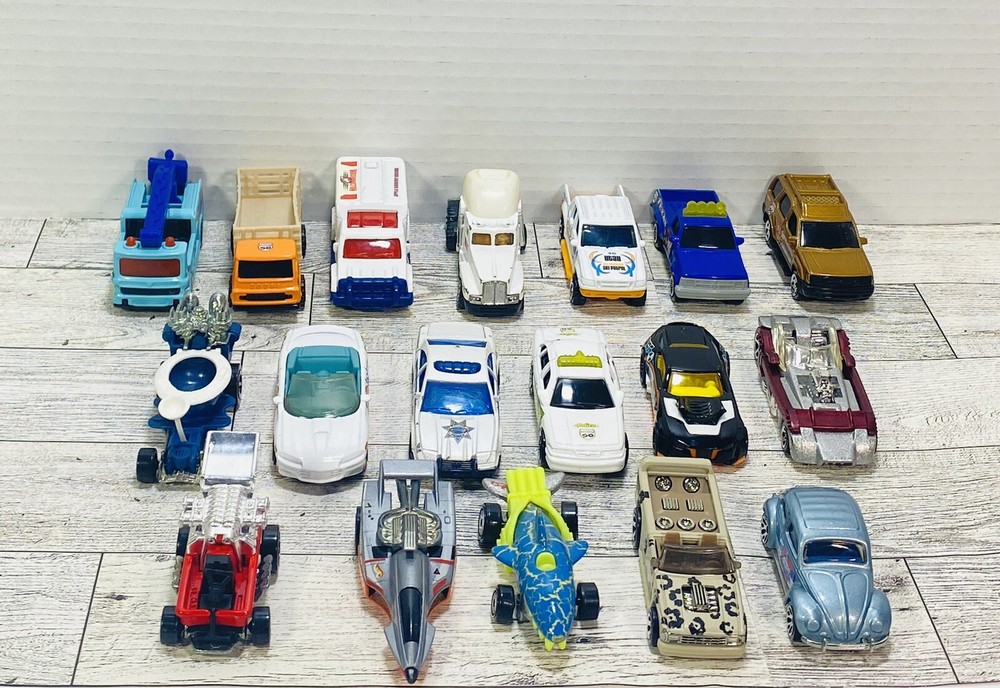 Hot Wheels/Matchbox + Others. Lot of 18 VINTAGE + MODERN Diecast trucks & Cars