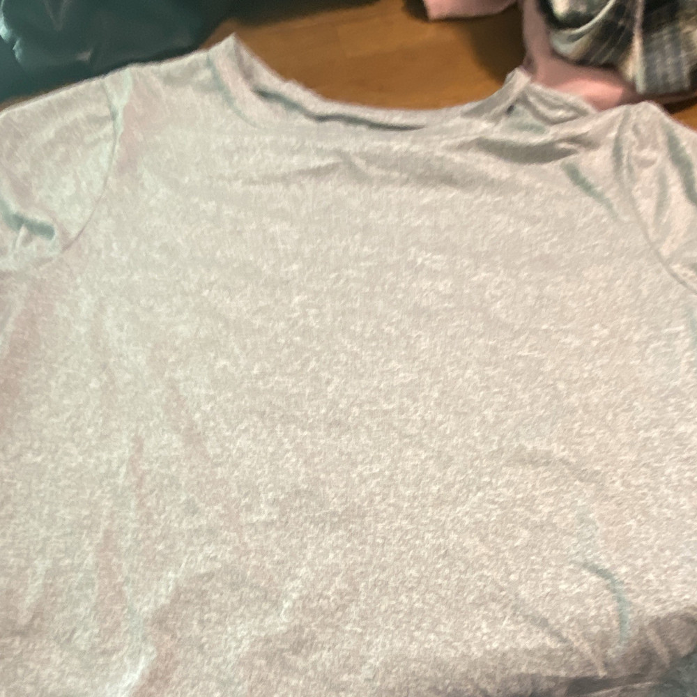 SHEIN Curve Women’s 1XL Plus Gray Knit Crew Neck Short Sleeve Solid Tee