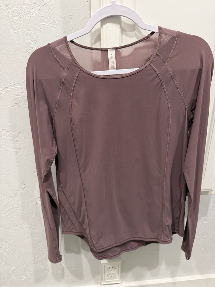 lululemon Mauve Mesh Long Sleeve Activewear Top Crew Neck Stretch Size 6