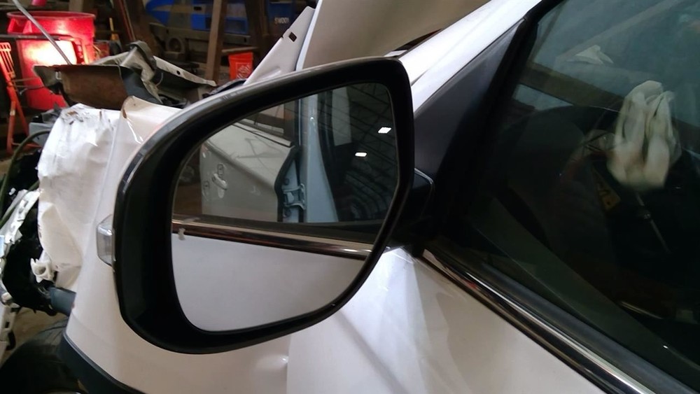 Driver Side View Mirror with Turn Signal, Painted, Fits 2016-2020 Outlander, Part #6359216