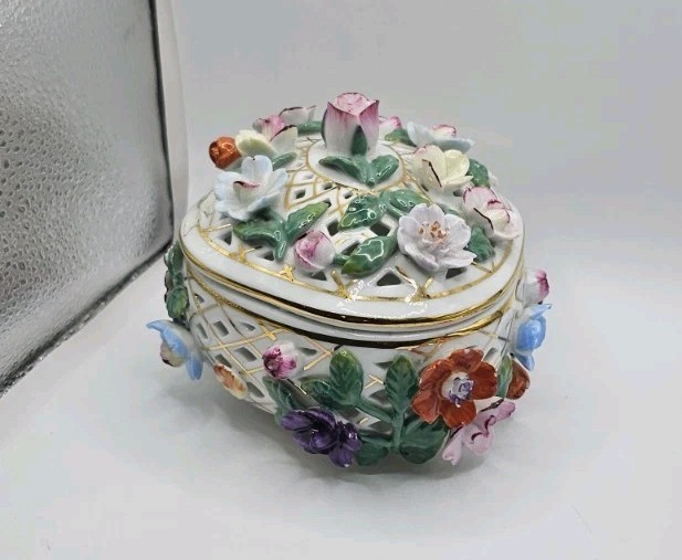 Antique KPM Diamond Lace Porcelain Flower Trinket Box