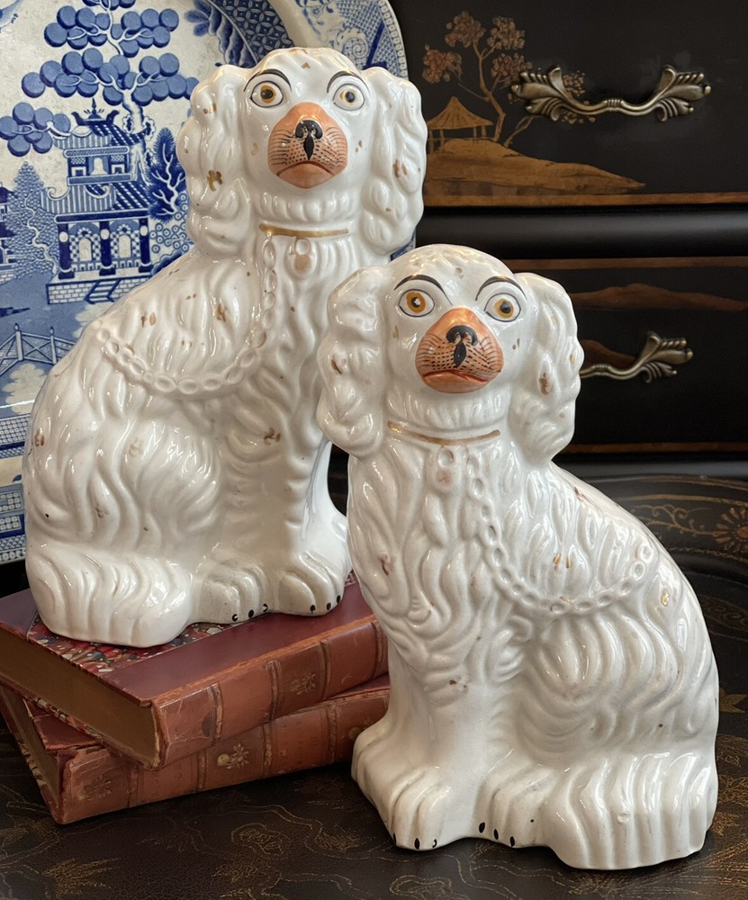 Stunning Rare 19C White English Staffordshire Spaniel Hunt Mantle Dog Pair 10”