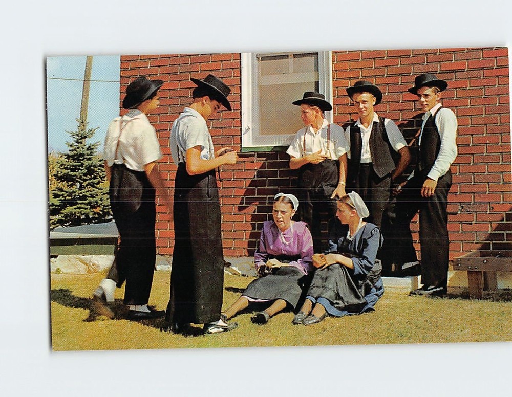 Postcard A group of young Amish boys and girls Pennsylvania Dutch Country PA USA