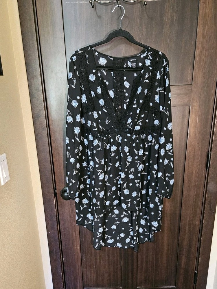 EUC Women's Plus Torrid Black Floral Chiffon Hi-Low Shirt Blouse Top Size 2 2X