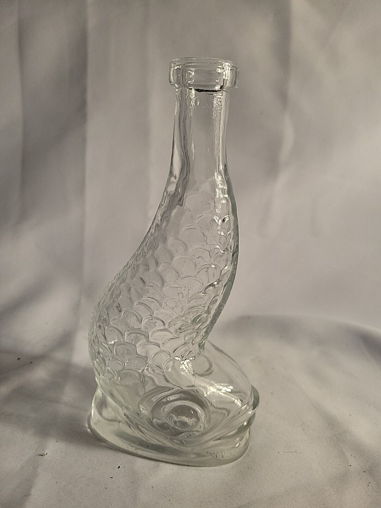 Empoli Dolphin Spiral Decanter  Glass  Without Cork.