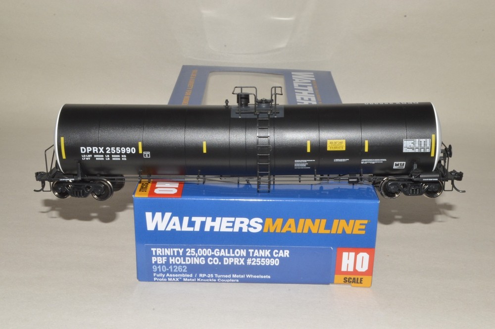 HO scale Walthers PBF Holding Trinity 25k gallon tank car train DPRX 255990