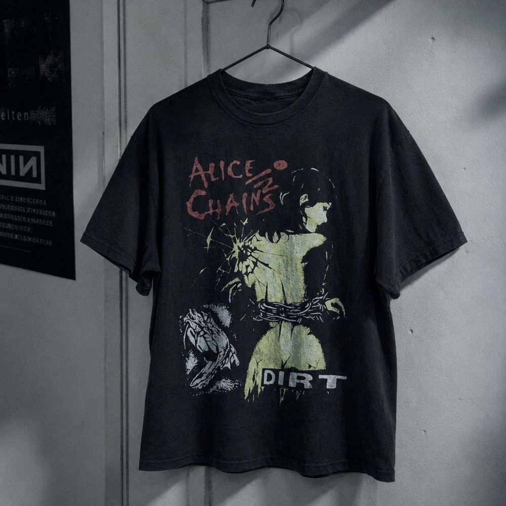 Alice In Chains Dirt Black Graphic T-Shirt Vintage Style Grunge Band Tee