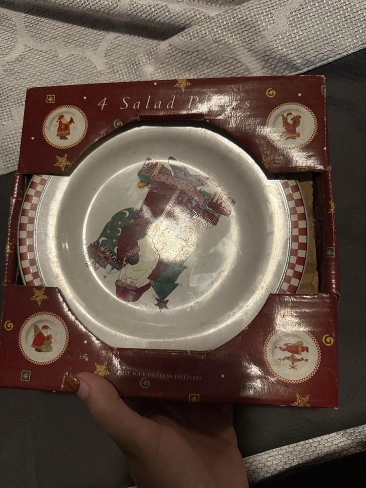 Debbie Mumm Magic of Santa Salad Plates