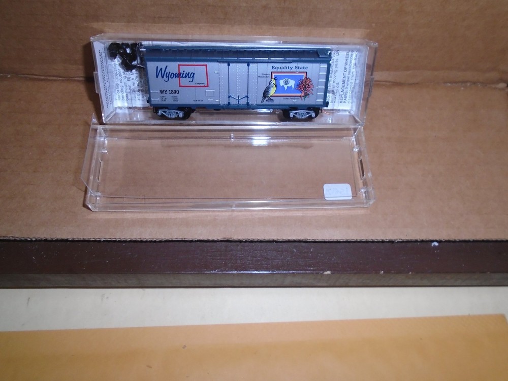 Micro Trains #21379 40' Std Plug Door Box Car-Wyoming State Car- #Wy 1890 N