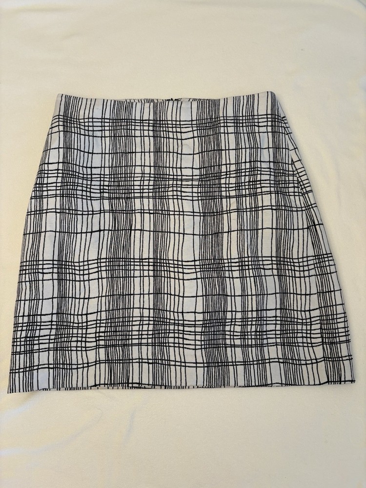 Loft Skirt Size 2 Short Black/White Plaid Lined Side Zip Pencil.