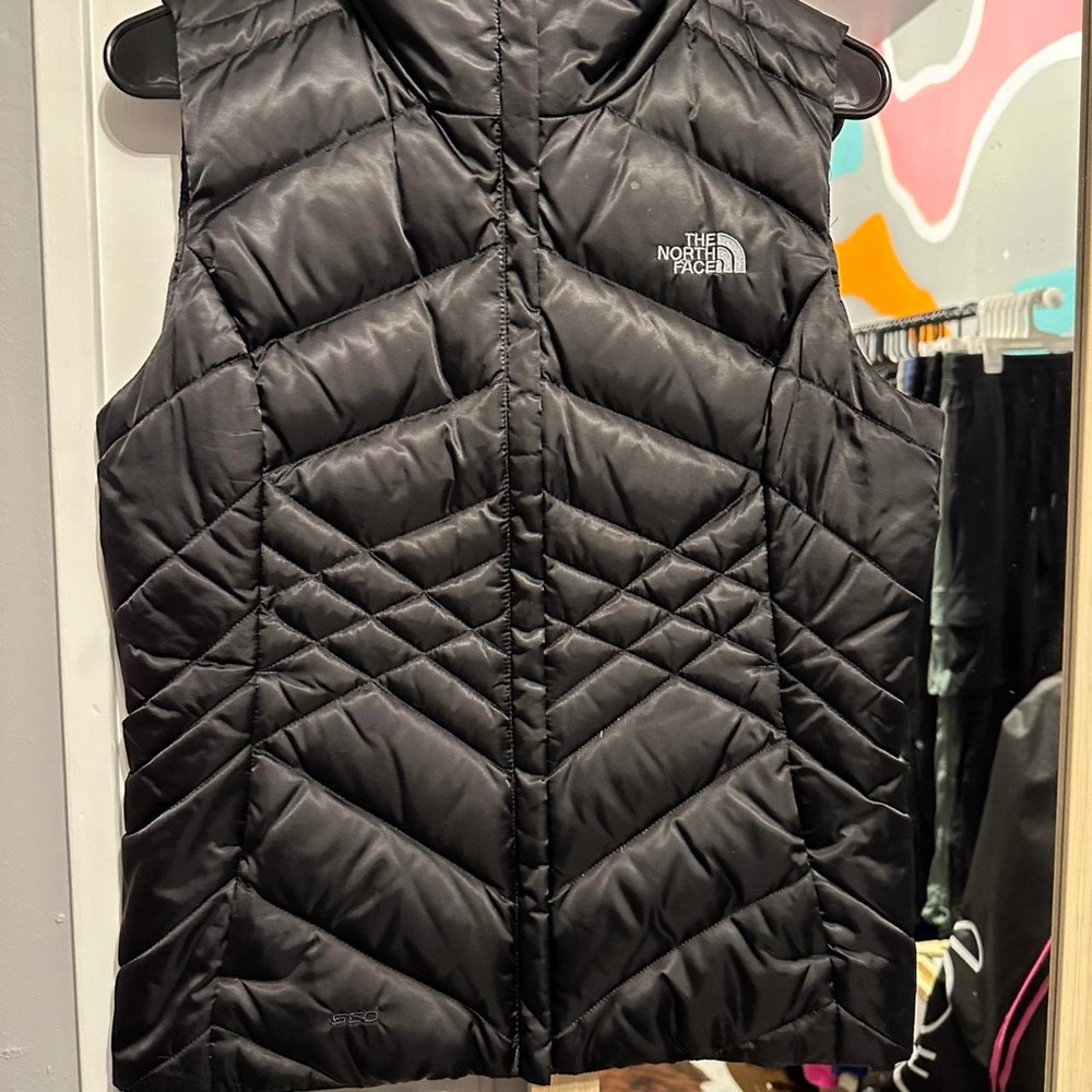 North Face black puffer jacket for men and women