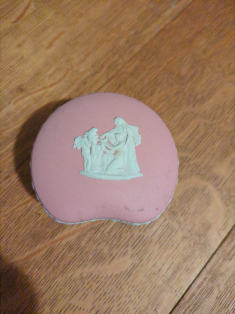 Vintage Marked Wedgwood Jasperware Pink Kidney Bean Trinket Box 3”