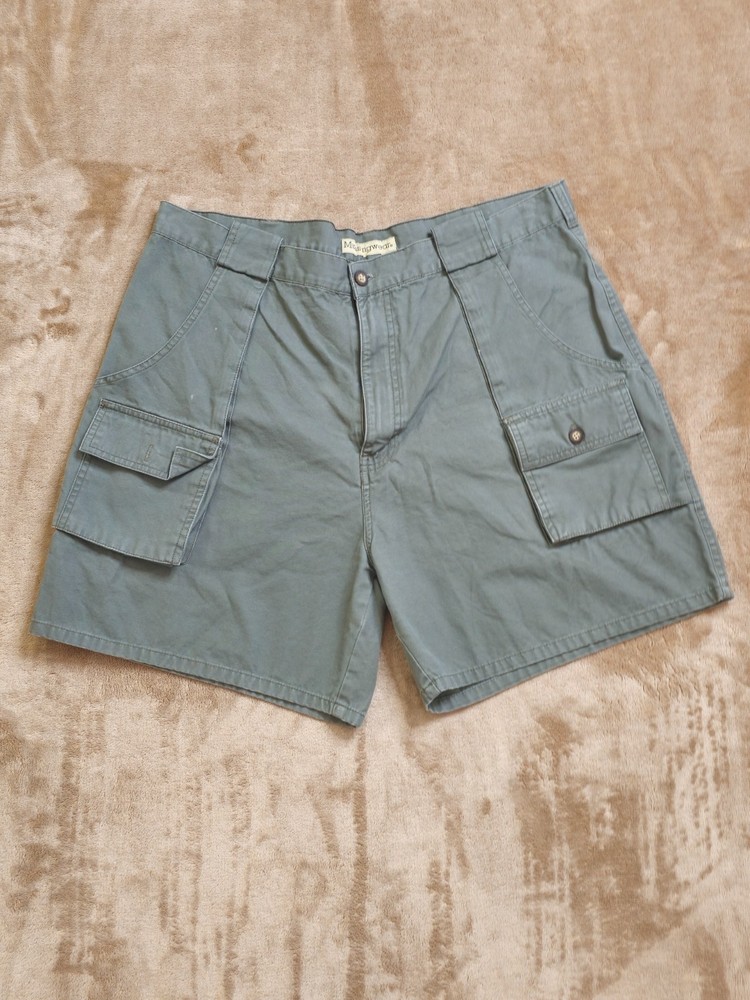 Vintage Green Munsingwear Cargo Shorts Size 38