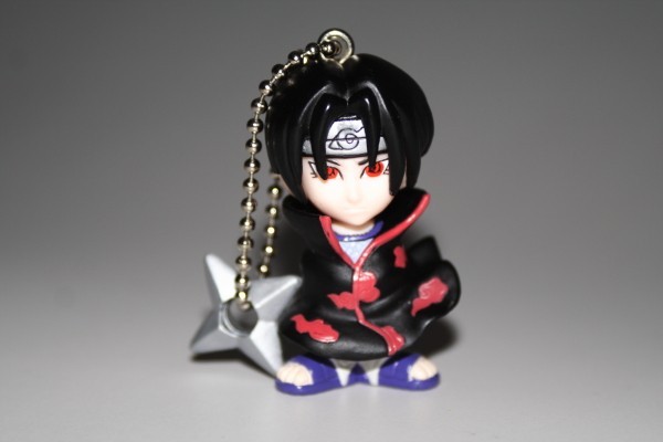 NARUTO Akatsuki Uchiha Itachi figure keychain vintage Rare anime japan
