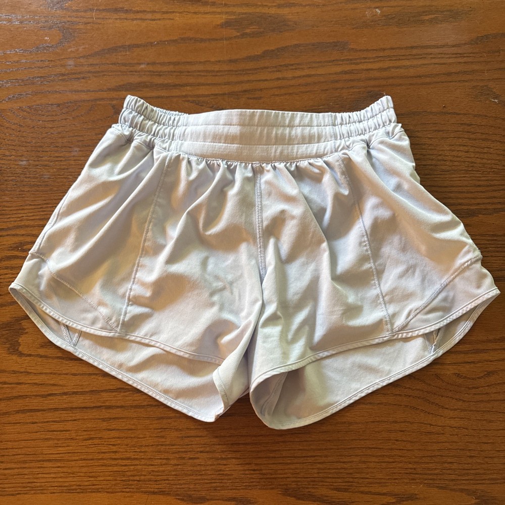 Women’s Lululemon Hotty Hot Shorts Ice Blue 4 in. Inseam Size 6