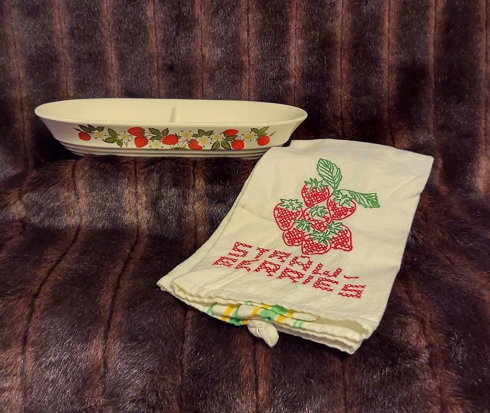 Vintage Sheffield Strawberries n Cream Stoneware Divided Dish w/Strawberry Towel