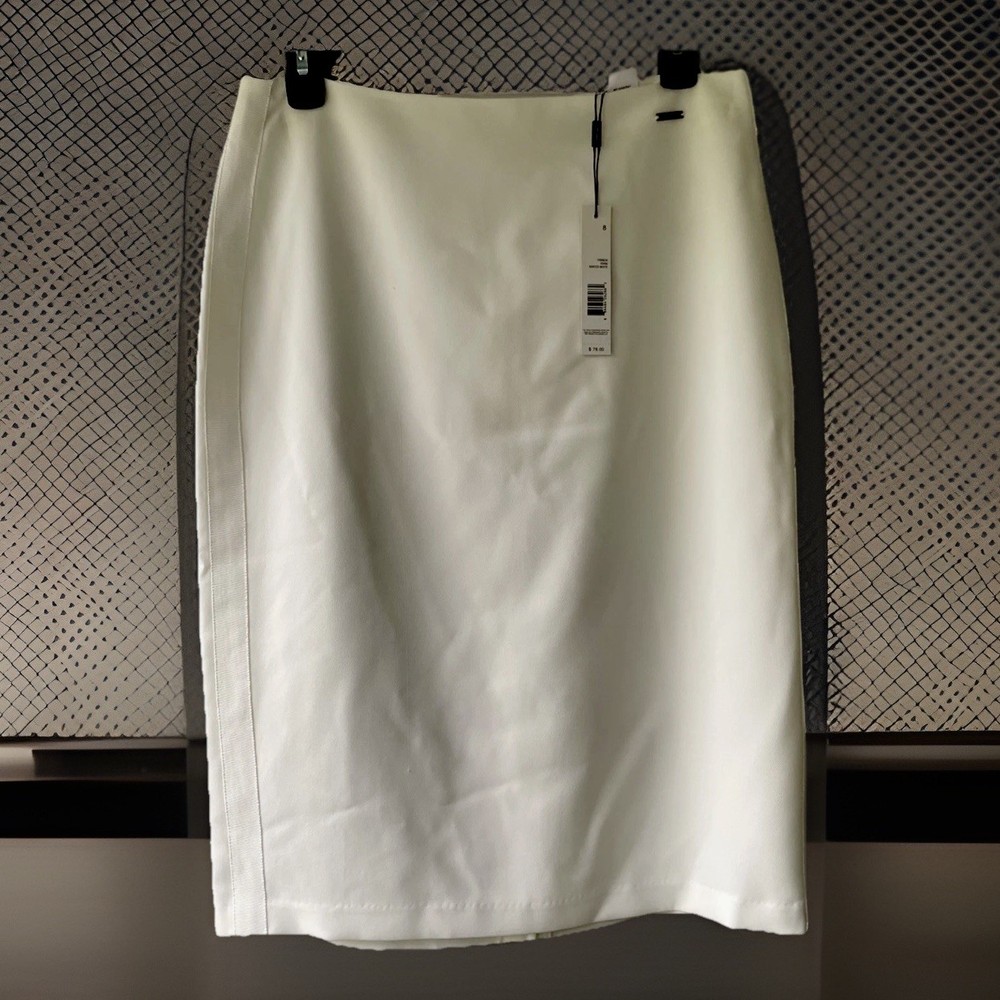 NWT   T tahari Womens Basic Pencil Skirt Off-White Sz 8 Side Piping Trim MRP $78