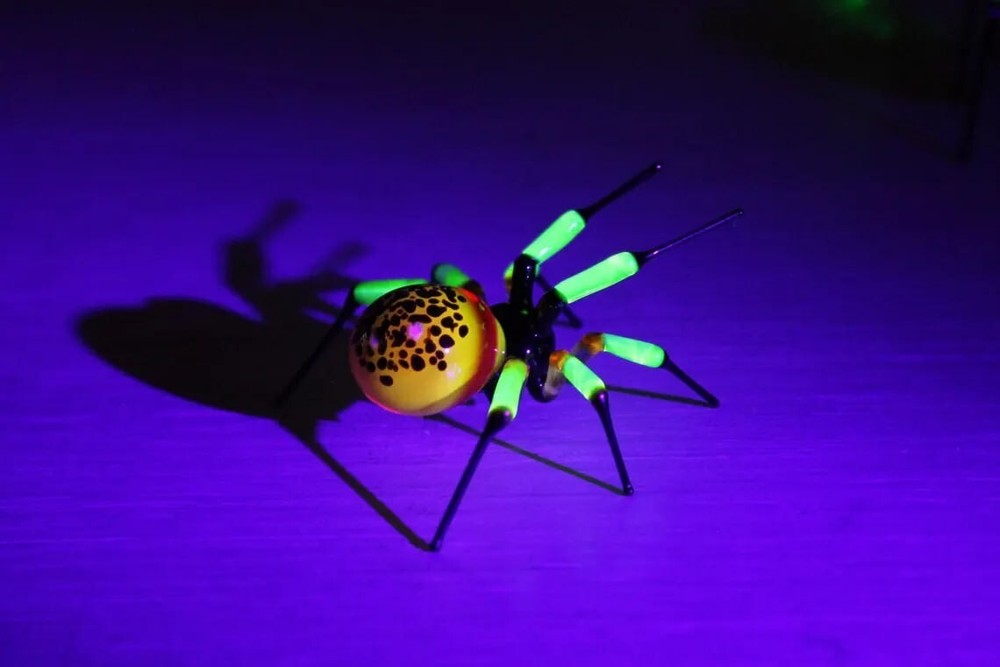Red Uranium Glass Spider Surprise Uranium Vaseline Glass Figurine Spider Glass