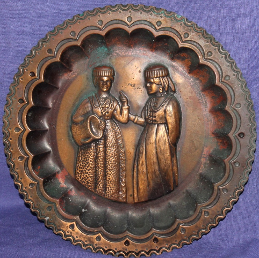 Vintage Italian Ricordo D'Abruzzo copper wall decor plate-image