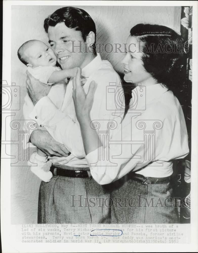 1952 Press Photo Terry Michael Murphy and actor parents Pamela and Audie Murphy