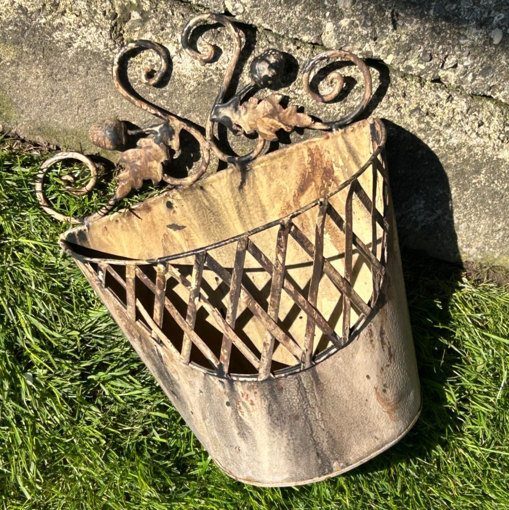 Vintage WROUGHT IRON GARDEN PLANTER Weathered Rusty Outdoor Wall Trellis Pocket
