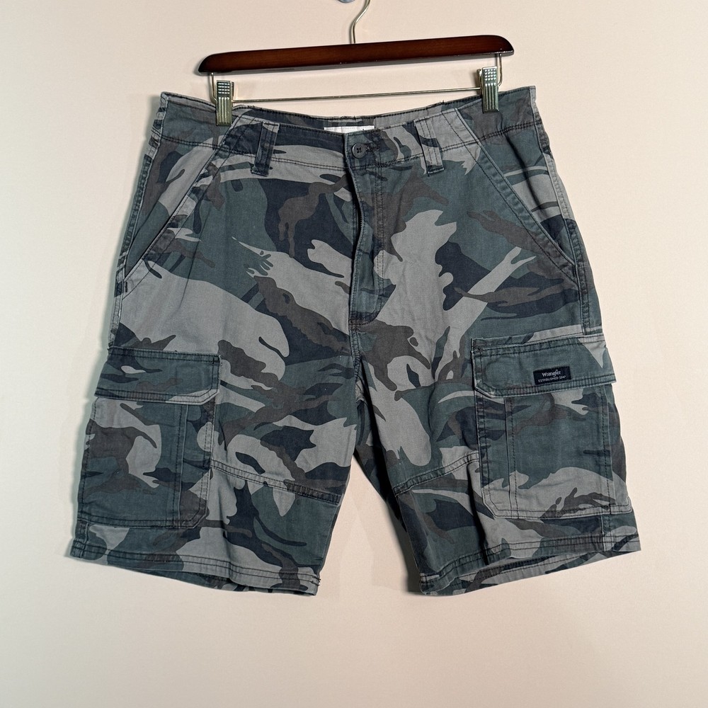 Wrangler Camo Camouflage Green Cargo Shorts Men's Size 34