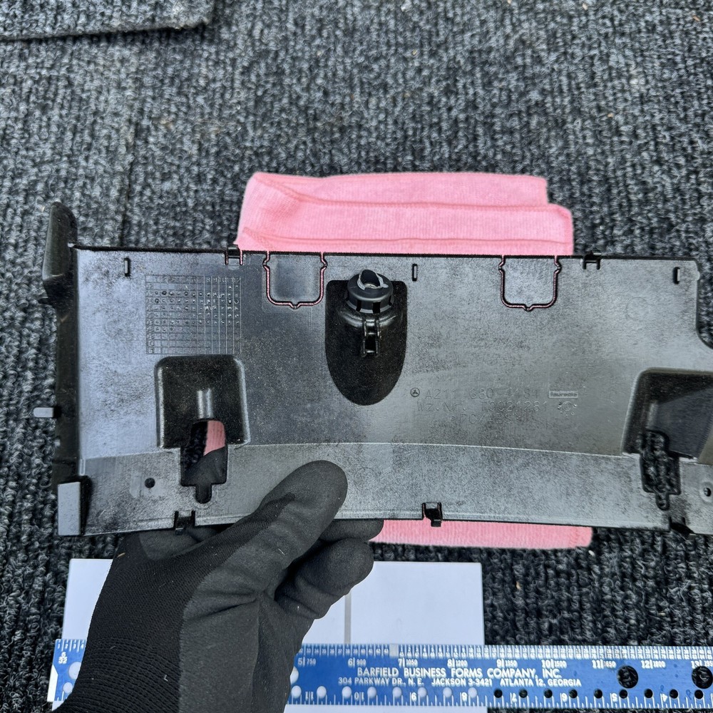 07-09 Mercedes Benz E350 E550 Glove Box Compartment Cover A2116804484