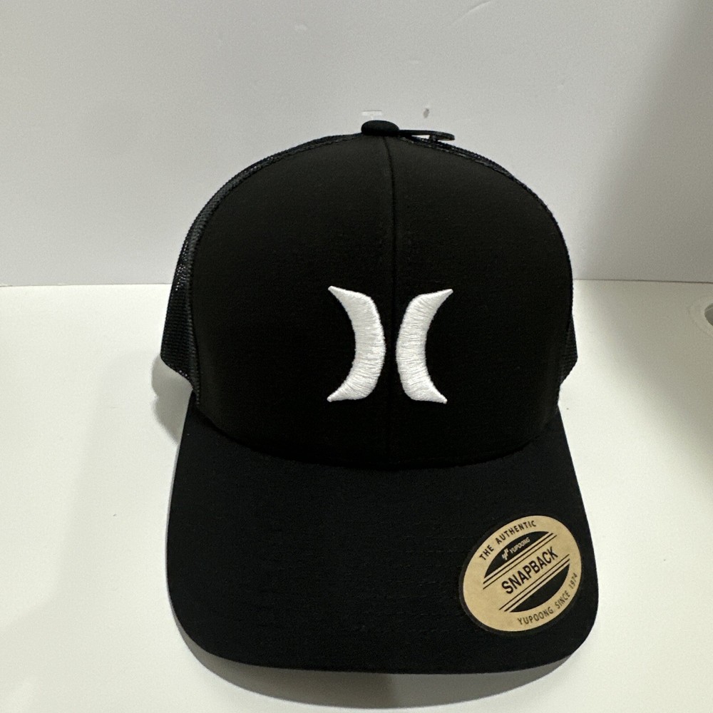 Hurley Men's Del Mar Trucker Cap Black with White Logo Snap Back Hat