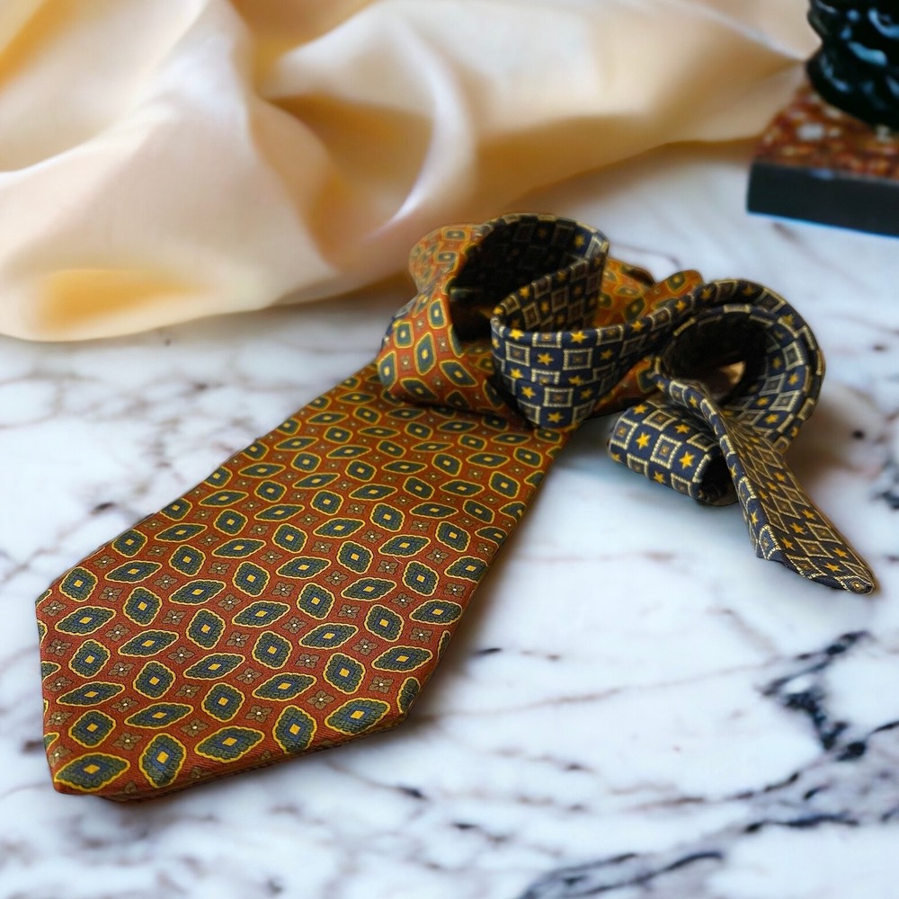 Tommy Hilfiger Men's Red Star Pattern Silk Tie USA Made