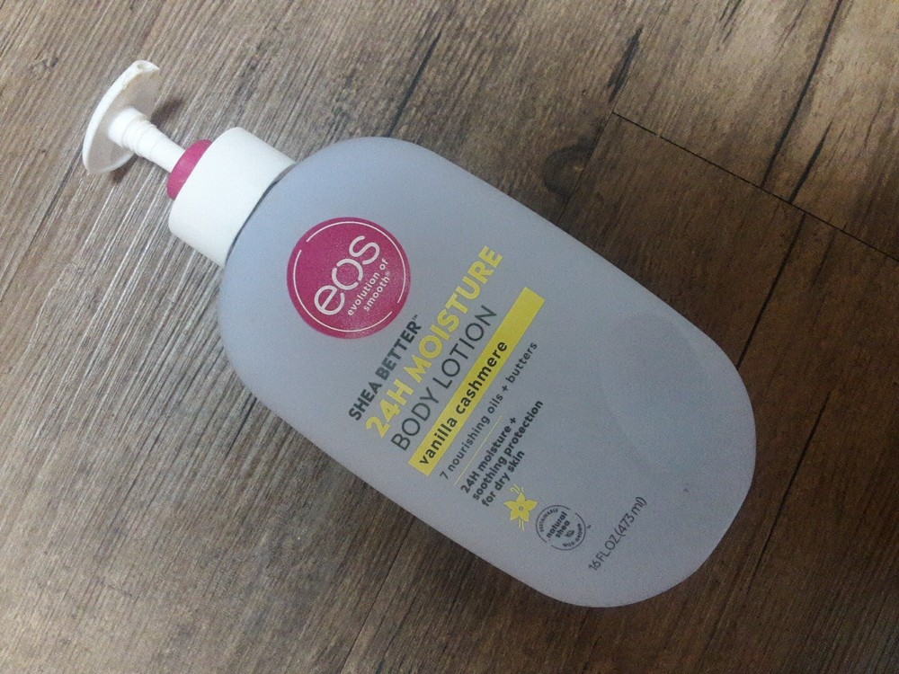 EOS Shea Better Vanilla Cashmere Body Lotion 16 fl oz Hydrating Moisturizer