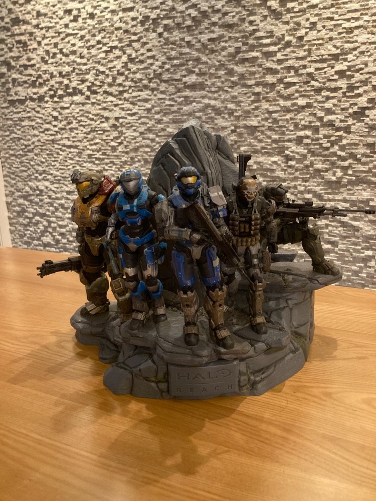 Halo Reach Noble Team Legendary Limited Edition Statue (NO BOX)