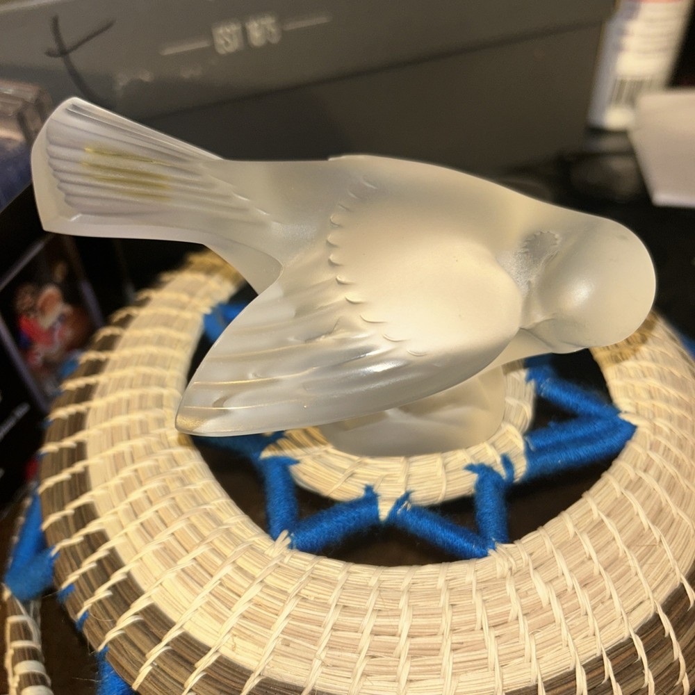 Lalique France, Coquet, Sparrow/Dove, Bird, Figurine, Frosted Crystal Art Glass.