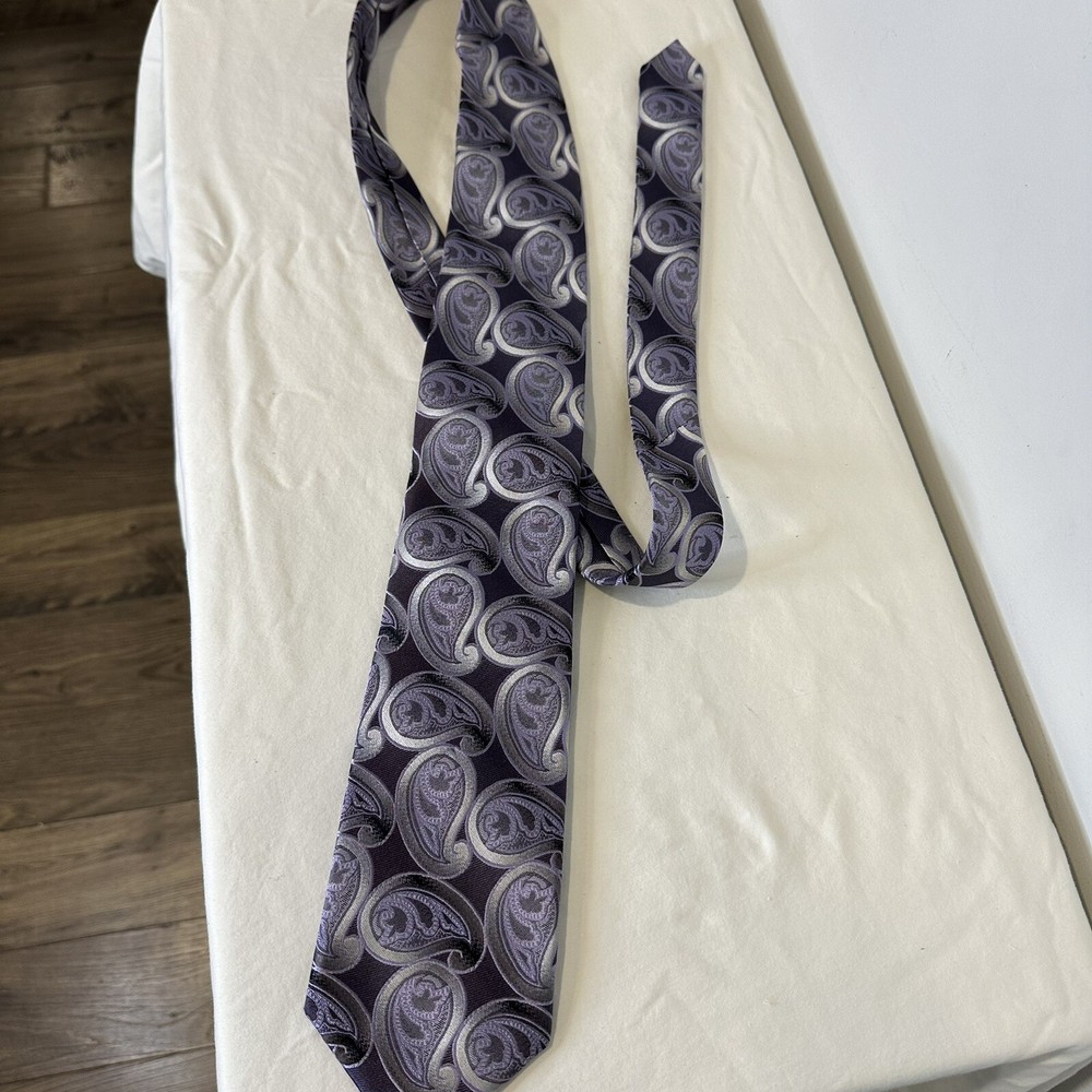 Roberto Villini Couture Purple Paisley Tie 100% Silk VERY NICE!!