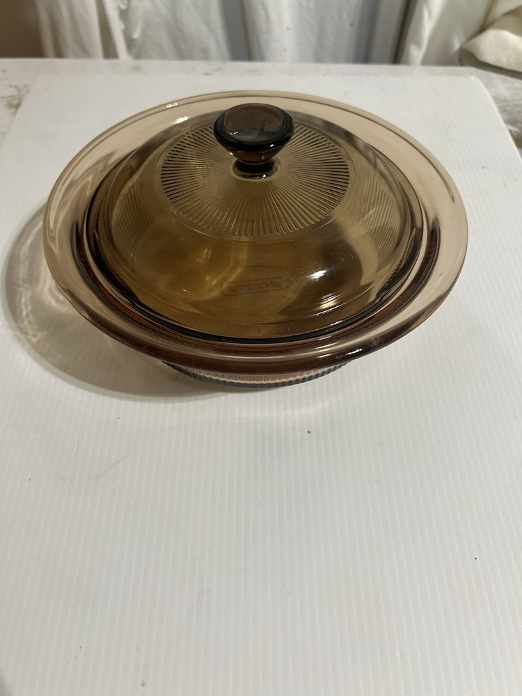 Corning Pyrex Covered 24 Oz Casserole Baking Dish with Lid V-30-B Amber Visions