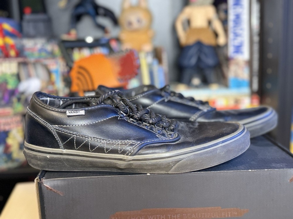 VANS Black Leather Lace-Up Sneakers Contrast Stitching Men’s US 9.5 EU 42.5