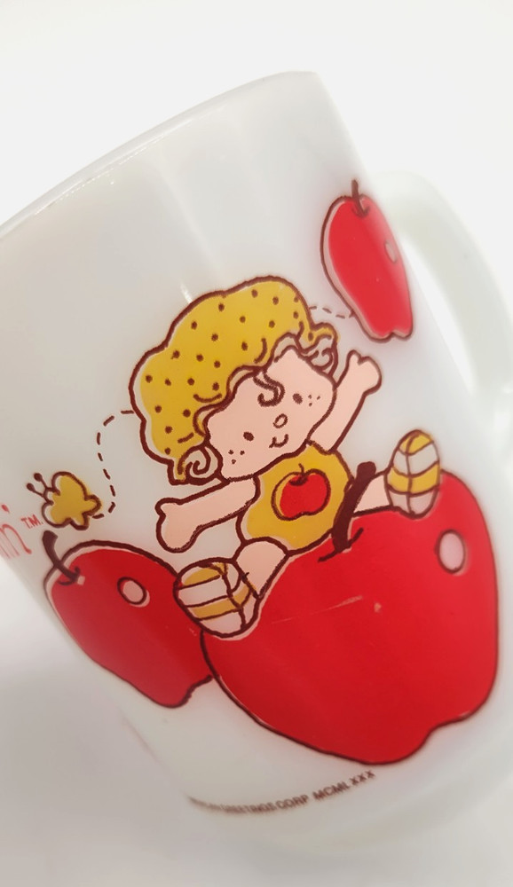 Vintage Strawberry Shortcake Apple Dumplin Anchor Hocking Milk Glass Mug Cup